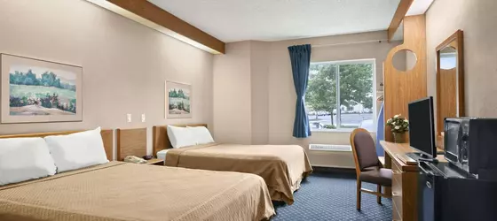 Howard Johnson Inn and Suites | Washington - Vancouver (ve civarı) - Vancouver