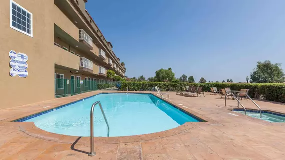 Travelodge Sylmar CA | Kaliforniya - Los Angeles County - Sylmar