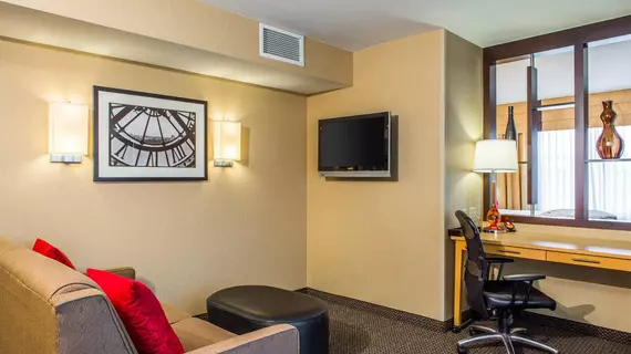 Cambria Hotel & Suites Appleton | Wisconsin - Appleton