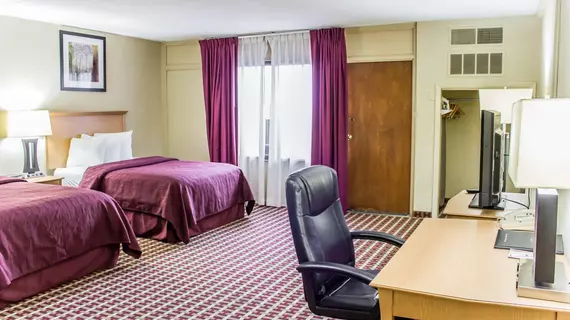 Quality Inn & Suites Fayetteville | Kuzey Karolayna - Fayetteville (ve civarı) - Fayetteville