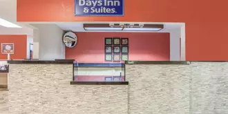 Days Inn and Suites Mt Pleasant