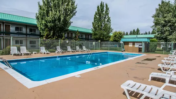 Econo Lodge & Suites Spokane | Washington - Spokane (ve civarı) - Spokane