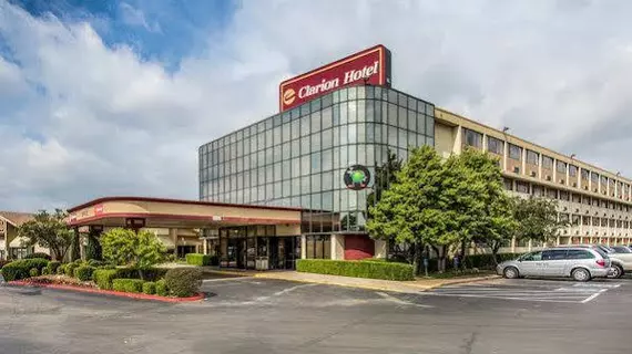 Clarion Hotel Broken Arrow | Oklahoma - Tulsa (ve civarı) - Broken Arrow