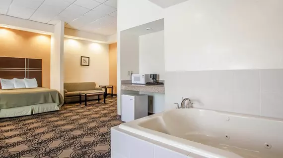 Quality Suites Milwaukee Airport | Wisconsin - Milwaukee (ve civarı) - Milwaukee