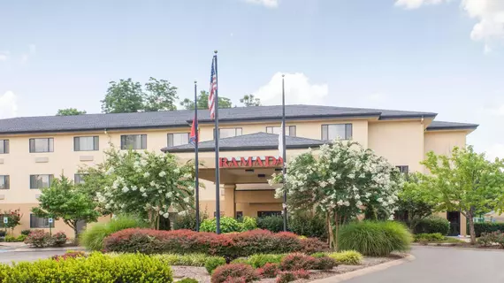 Ramada Franklin/Cool Springs | Tennessee - Nashville-Davidson - Nashville (ve civarı) - Franklin