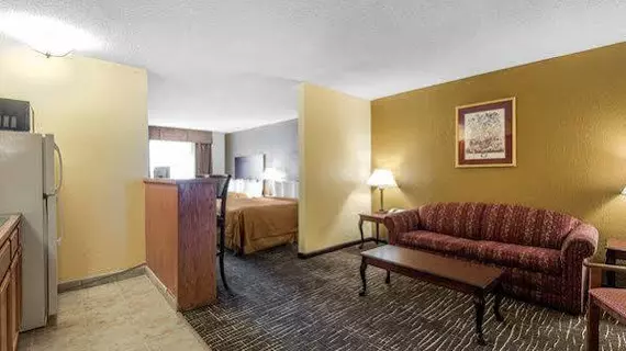 Quality Suites Airport Kansas City | Missouri - Kansas City (ve civarı) - Kansas