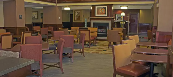 Hampton Inn & Suites Norfolk-Airport | Virginia - Norfolk - Virginia Beach (ve civarı) - Norfolk