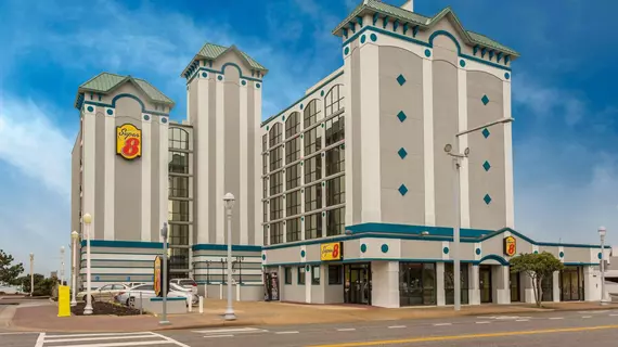 Super 8 Virginia Beach Oceanfront | Virginia - Norfolk - Virginia Beach (ve civarı) - Virginia Beach