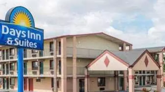 Days Inn & Suites Springfield on Interstate 44 | Missouri - Springfield (ve civarı) - Springfield