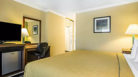 Quality Inn Santa Barbara | Kaliforniya - Santa Barbara (ve civarı) - Santa Barbara