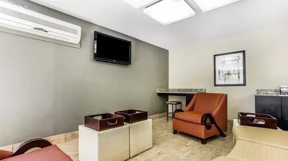 Quality Inn and Suites Columbia | Güney Karolayna - Columbia (ve civarı) - Columbia - Seven Oaks