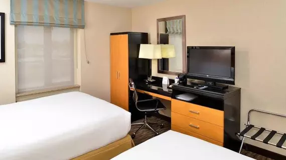 Holiday Inn Express Kennedy Airport | New York - New York (ve civarı) - Queens - Jamaika