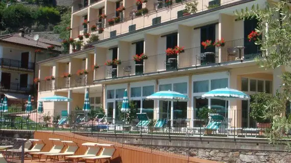 Hotel Regina | Lombardy - Como (il) - Gravedona