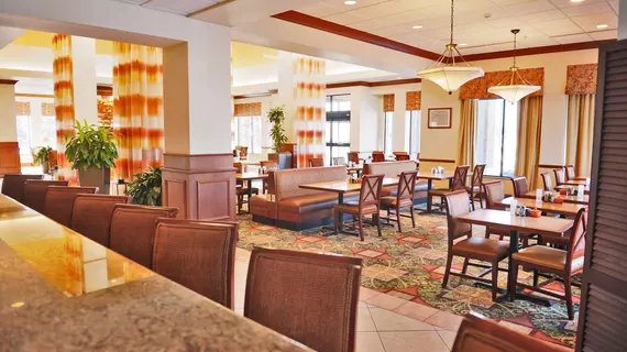 Hilton Garden Inn Oconomowoc | Wisconsin - Milwaukee (ve civarı) - Oconomowoc