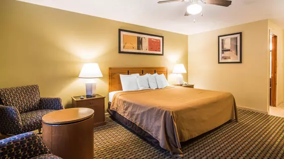 Econo Lodge Inn & Suites Lincoln | New Hampshire - Lincoln