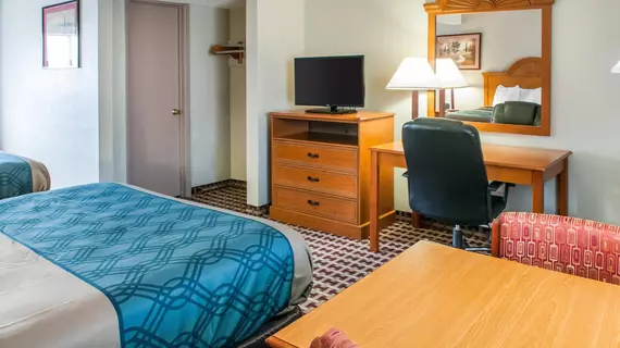 ECONO LODGE INN & SUITES | New Mexico - Socorro