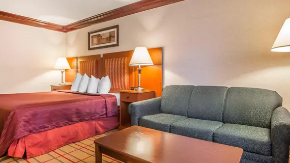 QUALITY INN & CONFERENCE CENTER | Vermont - Windham County - Brattleboro