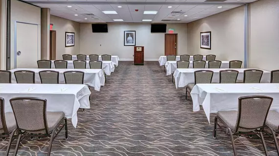 DoubleTree by Hilton Madison Downtown | Wisconsin - Madison (ve civarı) - Madison