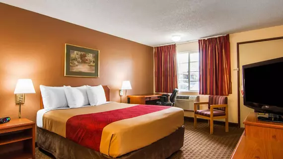 Econo Lodge Inn & Suites | Oregon - Portland (ve civarı) - Hillsboro