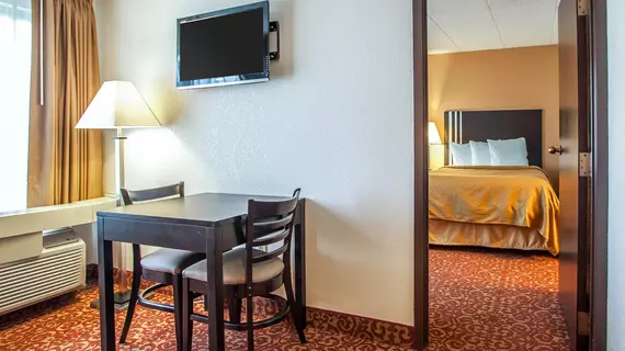 Quality Suites Milwaukee Airport | Wisconsin - Milwaukee (ve civarı) - Milwaukee