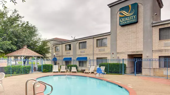 Quality Inn & Suites Grand Prairie | Teksas - Dallas (ve civarı) - Grand Prairie