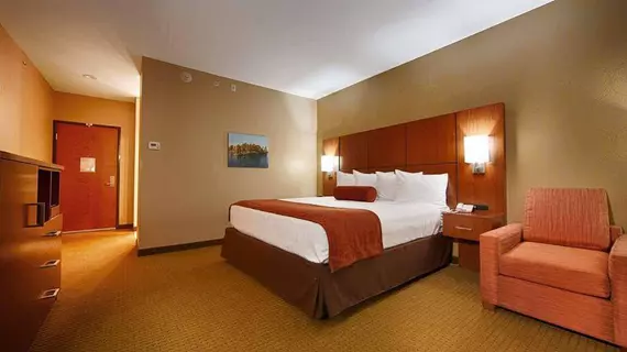 Best Western Plus Finger Lakes Inn & Suites | New York - Ithaca (ve civarı) - Cortland