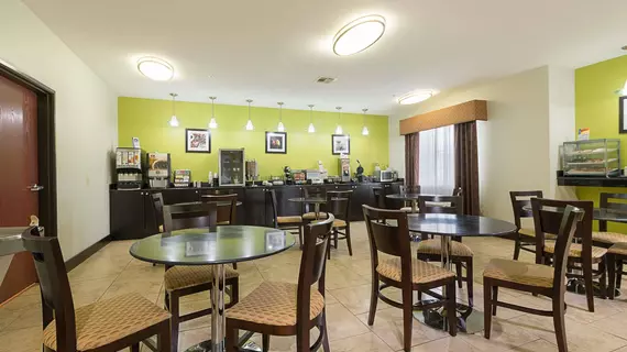 Best Western Plus Deridder Inn & Suites | Louisiana - Leesville (ve civarı) - DeRidder