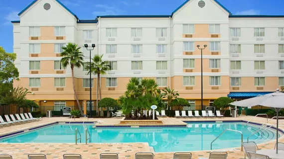 Fairfield Inn & Suites Orlando Lake Buena Vista in the Marriott Village | Florida - Orlando (ve civarı) - International Drive South Turizm Bölgesi