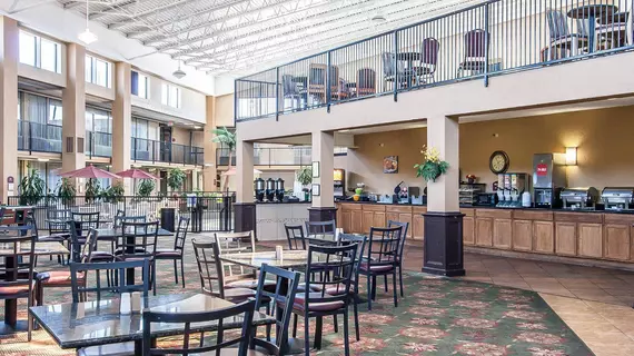 Clarion Inn Murfreesboro | Tennessee - Nashville-Davidson - Nashville (ve civarı) - Murfreesboro