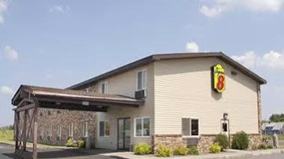 Super 8 by Wyndham Superior WI | Wisconsin - Superior