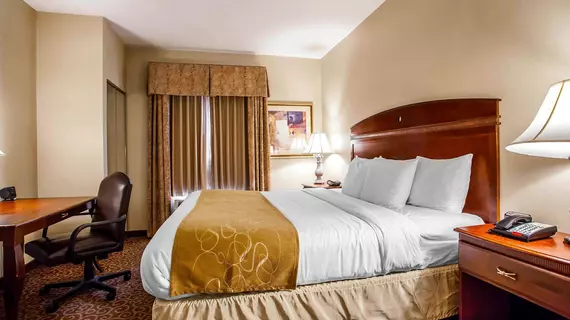 Comfort Suites East Brunswick | New Jersey - South River