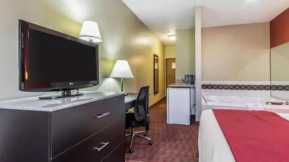 Quality Inn & Suites La Vergne | Tennessee - Nashville-Davidson - Nashville (ve civarı) - La Vergne