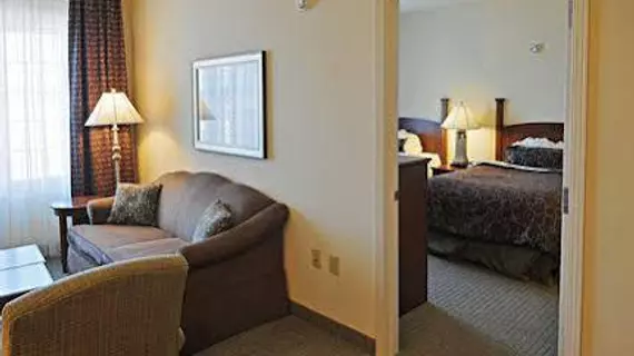 Staybridge Suites Milwaukee West-Oconomowoc | Wisconsin - Milwaukee (ve civarı) - Oconomowoc