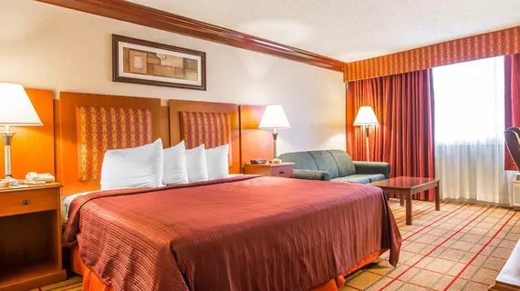 QUALITY INN & CONFERENCE CENTER | Vermont - Windham County - Brattleboro