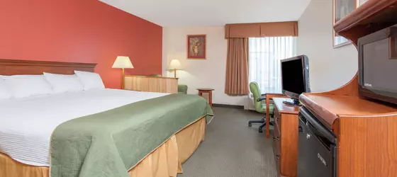 Days Inn and Suites Mt Pleasant | Michigan - Mount Pleasant (ve civarı) - Mount Pleasant