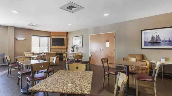 Comfort Suites Near Joint Forces | Virginia - Norfolk - Virginia Beach (ve civarı) - Suffolk