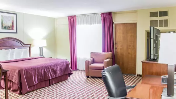 Quality Inn & Suites Fayetteville | Kuzey Karolayna - Fayetteville (ve civarı) - Fayetteville