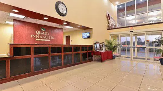 Quality Inn & Suites | Oklahoma - Oklahoma City (ve civarı) - Norman