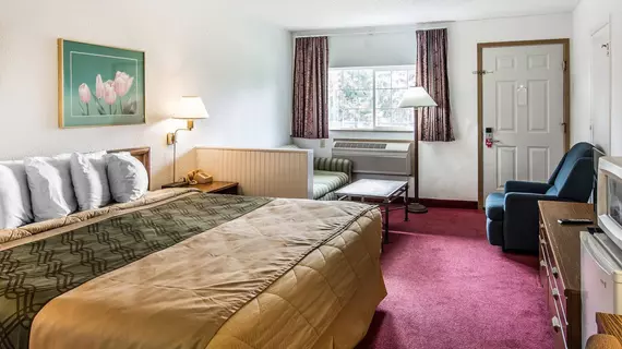 Econo Lodge & Suites Spokane | Washington - Spokane (ve civarı) - Spokane