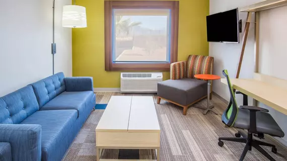 Holiday Inn Express & Suites Pahrump | Nevada - Pahrump