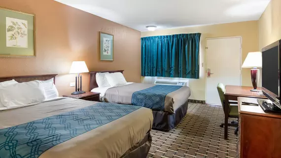 Econo Lodge Town Center | Virginia - Norfolk - Virginia Beach (ve civarı) - Virginia Beach