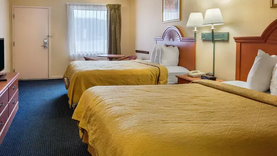 Quality Inn Little Creek | Virginia - Norfolk - Virginia Beach (ve civarı) - Virginia Beach