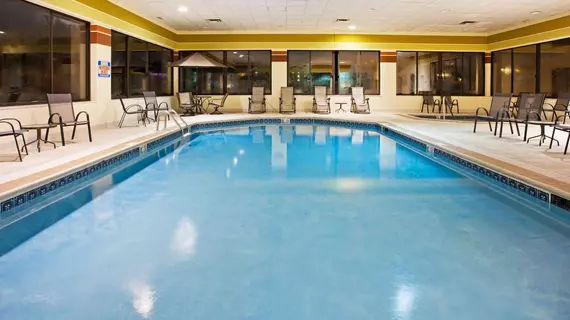 Holiday Inn Express Hotel & Suites Pigeon Forge | Tennessee - Gatlinburg - Pigeon Forge (ve civarı) - Pigeon Forge