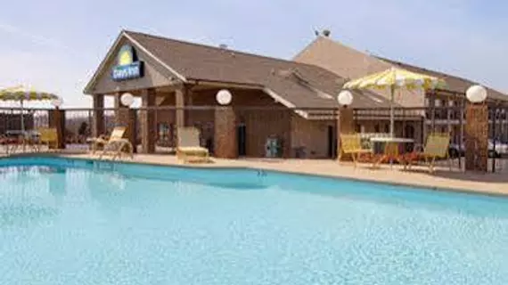 Days Inn Nashville North | Tennessee - Nashville-Davidson - Nashville (ve civarı) - Nashville