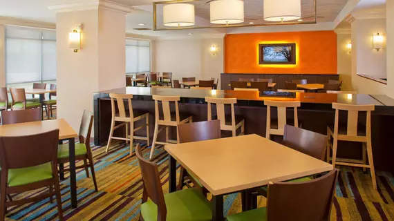 Fairfield Inn & Suites Orlando Lake Buena Vista in the Marriott Village | Florida - Orlando (ve civarı) - International Drive South Turizm Bölgesi