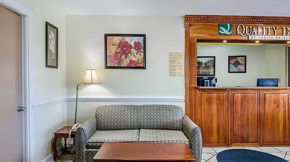 Quality Inn Waynesboro | Virginia - Staunton (ve civarı) - Waynesboro