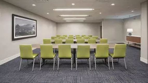 HOLIDAY INN EXPRESS & SUITES SALISBURY | Kuzey Karolayna - Lexington - Salisbury (ve civarı) - Salisbury