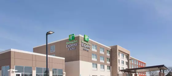 Holiday Inn Express and Suites Detroit/Sterling Heights | Michigan - Detroit (ve civarı) - Sterling Heights