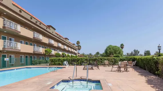 Travelodge Sylmar CA | Kaliforniya - Los Angeles County - Sylmar