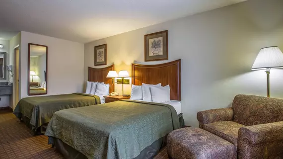 Quality Inn Fort Jackson | Güney Karolayna - Columbia (ve civarı) - Columbia